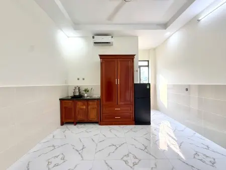 Studio Full Nội Thất Cửa Sổ Lớn Tại Cách Mạng Tháng 8, Gần Công Viên Lê Thị Riêng