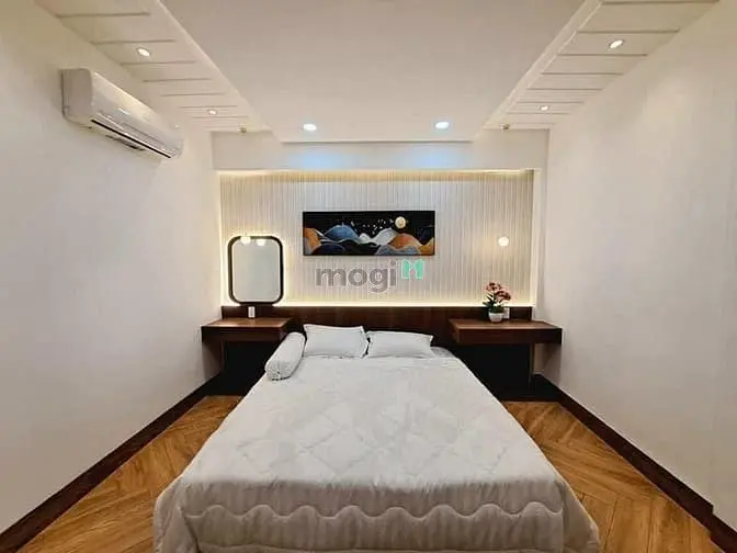 Gia Đình Cần Bán Gấp Nhà Đường 6M Hoa Sứ,Phú Nhuận.giá Chỉ 3.250 Tỷ
