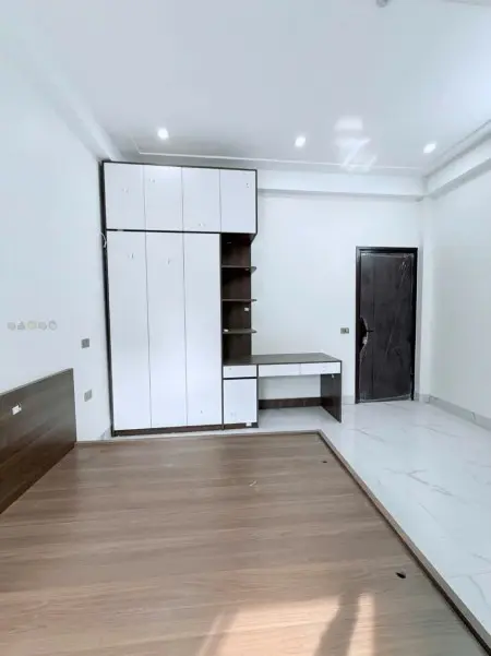 Cho Thuê Phòng Cao Cấp – Ngay Cổng Làng Lụa Vạn Phúc
