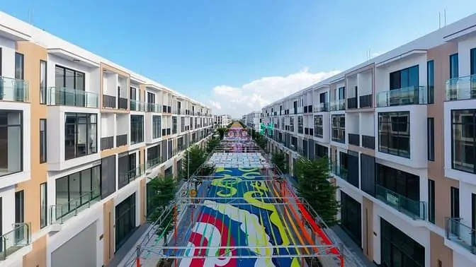 Bán Gấp Căn Nhà Phố Lk39 Dt 100M2, 3 Lầu Giá Đầu Tư Ngay T&T Long Hậu