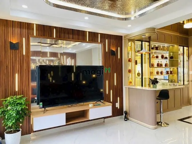 Nhà Phố Xây Dựng Mới Có Thang Máy - Ngay Phú Mỹ Hưng Hoàng Quốc Việt