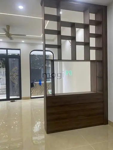 Bán Nhà 1 Trệt 3 Lầu Đường 182 Ngay Trường Thpt Dương Văn Thì