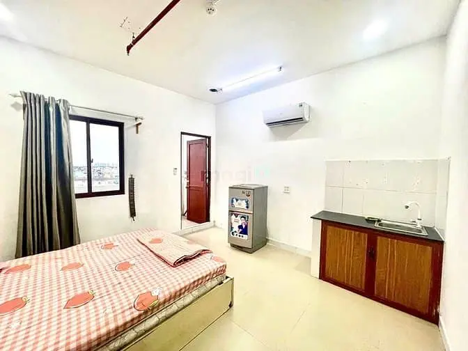 Phòng Ban Công Quận 5, Ngay Sau Lưng Bệnh Viện Y Dượt , 25M2 , Giá Rẻ