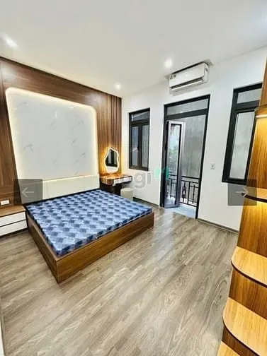 Nhà Cầu Giấy-50M-5 Tầng-Full Nội Thất-Lô Góc 3 Thoáng-11 Tỷ
