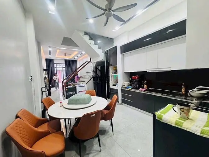 Siêu Phẩm 4 Tầng Kiên Cố Kdc Cao Cấp Lê Văn Chí - 90M2