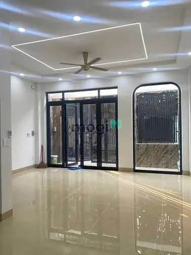 Bán Nhà 1 Trệt 3 Lầu Đường 182 Ngay Trường Thpt Dương Văn Thì