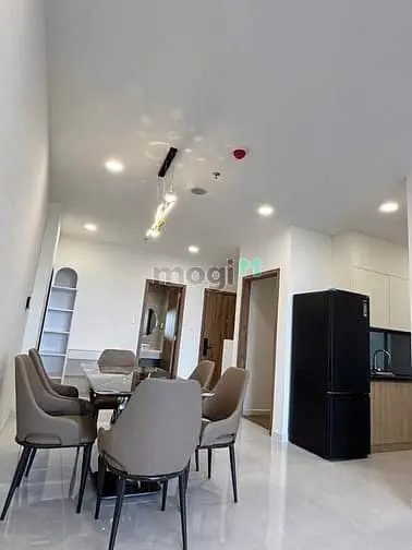Ch Gần Sân Bay,View Landmack81,Shr,Hđ Thuê 13/Tháng,2Tỷ2 Bank 80%.