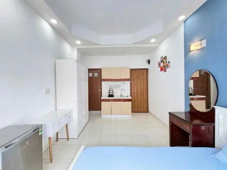 Phòng Cửa Sổ Trời Đủ Nội Thất Gần Lotte Gò Vấp