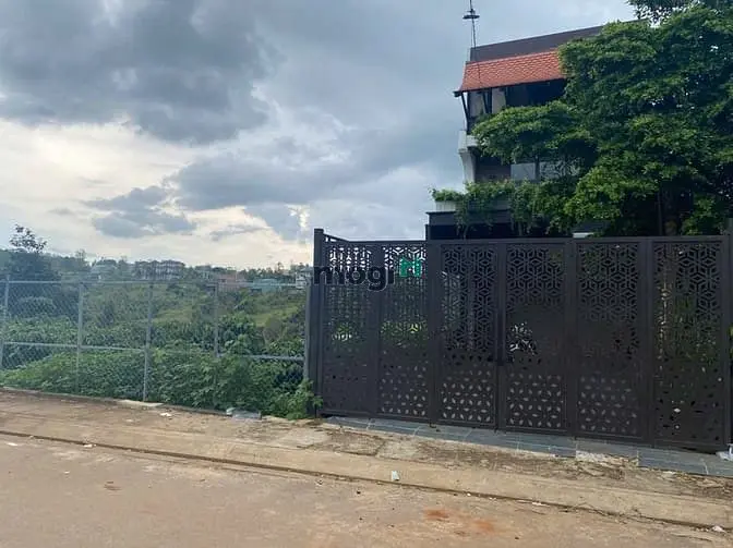 Bán Đất Mặt Tiền Cạnh Số Nhà 178 Và 180 Nguyễn Thiếp, Phường Pleiku