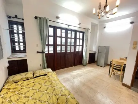 Cho Thuê Phòng 585 Sư Vạn Hạnh Q10 - Kế Bên Huflit Và Vạn Hạnh Mall, Có Ban Công, Nội Thất