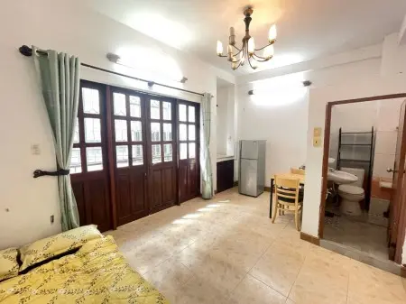 Cho Thuê Phòng 585 Sư Vạn Hạnh Q10 - Kế Bên Huflit Và Vạn Hạnh Mall, Có Ban Công, Nội Thất