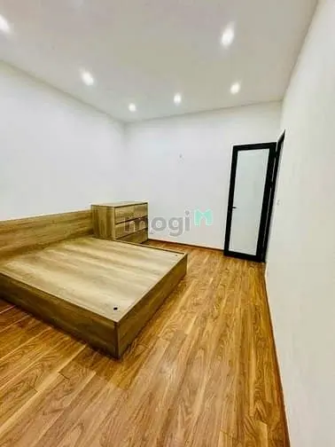 Hàng Hiếm Phố Đội Cấn, Dt 40 M2, 3 Tầng, Nở Hậu, Giá 9,3 Tỷ.