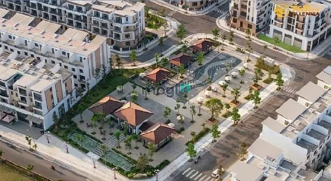 Bán Căn Nhà Phố Góc 2 View Công Viên, Hồ Bơi, Cạnh Trường Fpt Long An