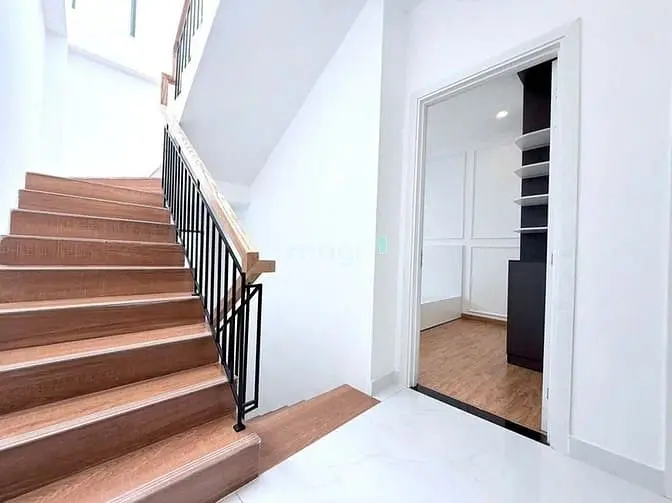 Ngộp! Bán Gấp Nhà Hẻm 8M Cmt8 - Lạc Long Quân, P12 Dt: 6X12M 3 Tầng