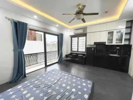 Cho Thuê Căn Hộ Ban Công 35M2 - Thang Máy, Có Dọn Phòng - Trần Bình Trọng Gần Chợ Bà Chiểu