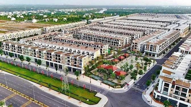 Bán Gấp Nhà Phố Dãy D-Lk-25 Ngay Hồ Bơi, Trường Fpt Dự Án T&T Long An
