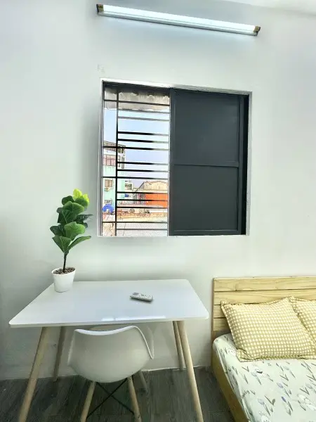 Phòng Full Nội Thất Cửa Sổ Hoàng Sa Q3