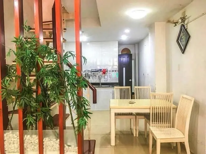 Nhà Hẽm Xe Hơi Cầu Kho Q1 - 32 M2 ( 3.2 X 10 ) 3 Tầng, 3 Pn + 3 Wc