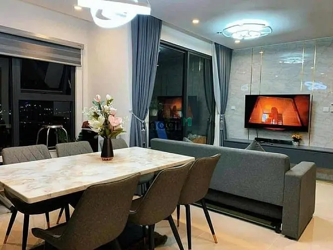 Bán Căn 2Pn+2Wc( Căn Góc) Full Nội Thất Giá : 1Tỷ440 (Btp) Lh Vy Xem
