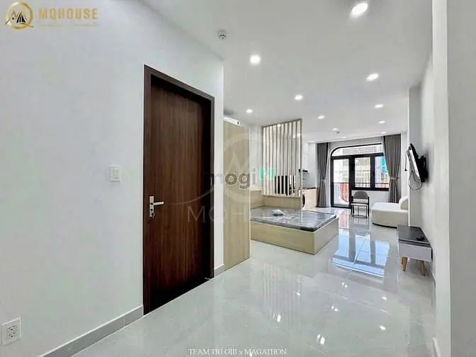 Studio Balcony 1Pn Full Nội Thất Thang Máy Hầm Xe Gần Metro Tân Cản
