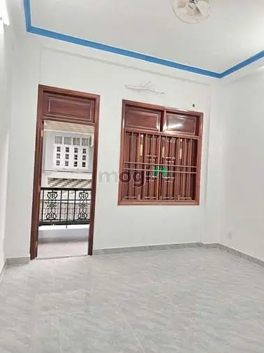 Nhà 3 Tầng 3Pn 3Wc, Hẻm Rộng, Đường Chiến Lược