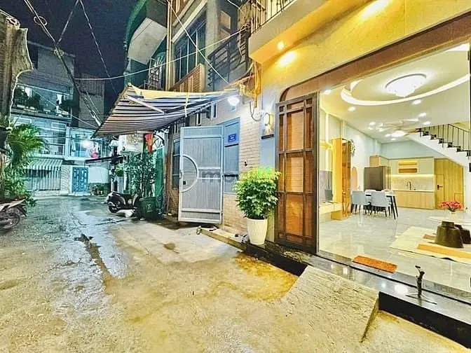 🏡 Nhà Đẹp Quận Bình Thạnh – Hẻm Xe Hơi 5M 📍 Vị Trí: Đường Bùi Đình T