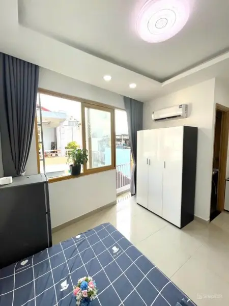 Cho Thuê Phòng Ban Công Đầy Đủ Nội Thất - Đường Lớn Oto Tại Q3