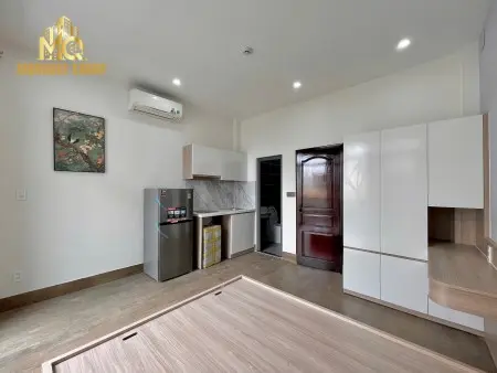 Studio Ban Công Ngay Etown Mới 100%