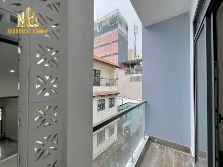 Studio Ban Công Ngay Etown Mới 100%