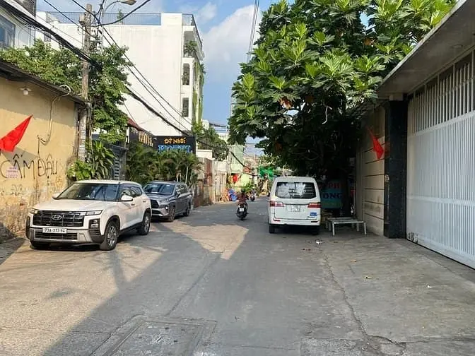 Nhà Mặt Tiền Đường 10M - Ngay Nguyễn Văn Quá Q12 - 5,5X30M - 10 Tỷ 9