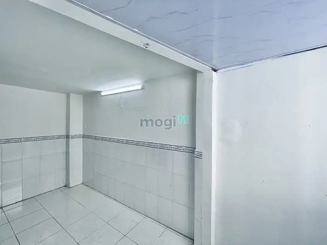 Hiếm - Chỉ 1 Tỷ 65 - Nhà 2T Giáp Bình Thạnh - Hẻm 3M - Sổ Hồng Riêng