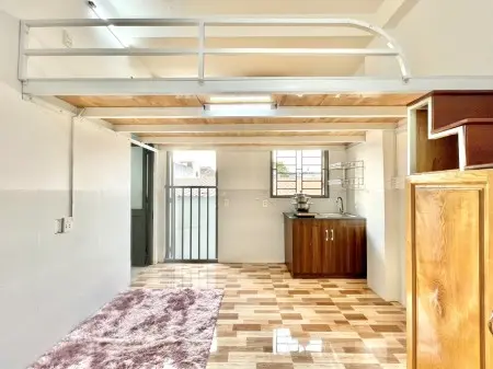 Phòng Có Gác Cửa Sổ Lớn Gần Ngã 4 Bảy Hiền - Khu K300