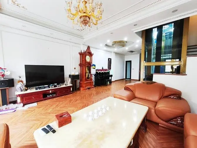 Trung Tâm Phố Việt Hưng Nhà 95M Ngõ Thông Ô Tô Đỗ Trong Nhà