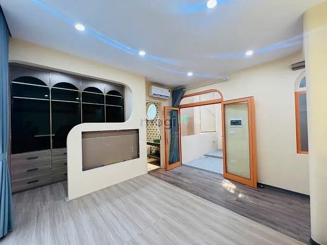 🏡 Bán Nhà Mới Đẹp Phố Tôn Đức Thắng, Đống Đa – 50M² Full Nội Thất