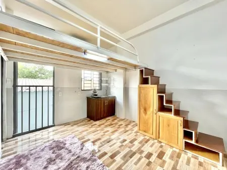 Phòng Có Gác Cửa Sổ Lớn Gần Ngã 4 Bảy Hiền - Khu K300