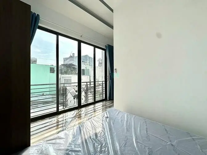 Cho Thuê Studio Tách Bếp Balcony 40M2 Thang Máy Khu Phan Xích Long
