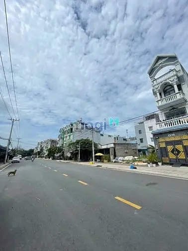 Nhà Phố Dân Trí Cao Vị Trí Cực Đẹp Đường Rộng 20M 1979 Huỳnh Tấn Phát