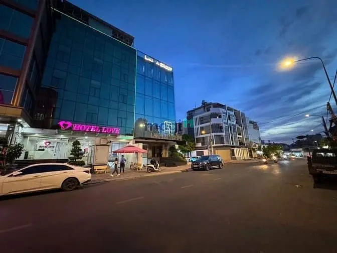 Mặt Tiền Vip Bình Phú, Quận 6 - 114M2 - 5 Tầng Thang Máy - Ngang 5M