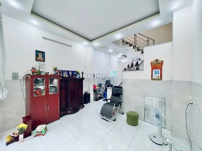 Bán Nhà 3 Tầng Nở Hậu Cmt8 - 48M2 - Metro 2 - Ngang 4.5M - Nhỉnh 7 Tỷ
