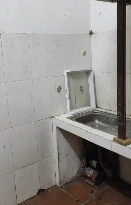 Nhà Cấp 4: P Khách 20M2, P Ngủ 13M2, Bếp Và Vệ Sinh