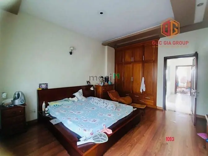 Bán Nhà Mặt Tiền Đường Nguyễn Thành Phương; Sổ Hồng 122M2 Giá 10 Tỷ