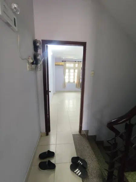Phòng Ban Công Và Cửa Sổ Thông Thoáng, Không Chung Chủ
