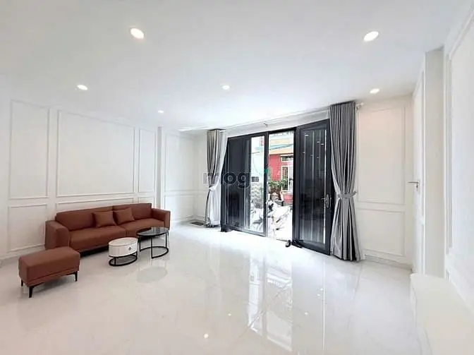 Bán Nhà Gấp - Đường Lạc Long Quân, P8, Tân Bình Dt 6X11M Cn 64M2 3 Tần