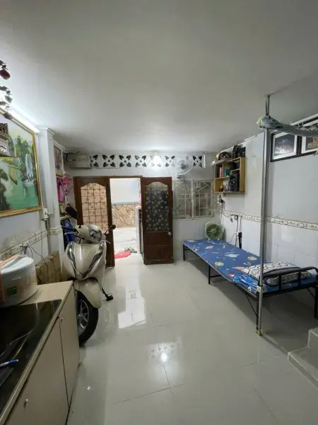 Cho Thuê Nhà Nguyên Căn 3 Tầng Trung Tâm Quận 1 – Chỉ 10 Triệu/Tháng