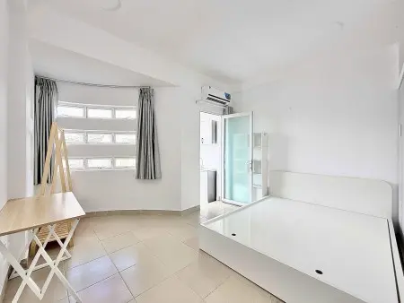 Căn Hộ Ban Công Rộng Gần Ngã Tư Hàng Xanh - Vũ Tùng, Bình Thạnh - Phòng Mới Tinh, Nội Thất Cao Cấp