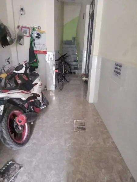 Giờ Tự Do Phòng Có Máy Lạnh Toilet Riêng