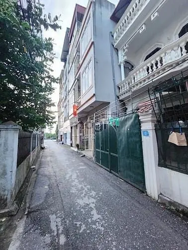 Thạch Bàn – Long Biên – Ô Tô – 72 M2 – 3 Tầng – Mt 5.5 M – Giá 12.4 Tỷ