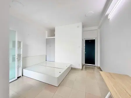 Căn Hộ Ban Công Rộng Gần Ngã Tư Hàng Xanh - Vũ Tùng, Bình Thạnh - Phòng Mới Tinh, Nội Thất Cao Cấp