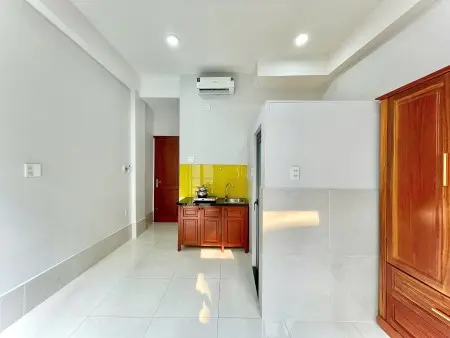 Phòng Ban Công, Mới Xây 100% Ngay Âu Cơ
