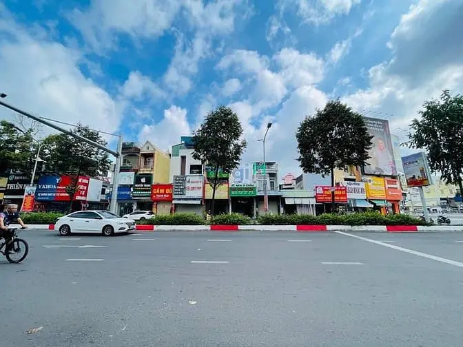 Bán Nhà Mặt Tiền Đường Nguyễn Ái Quốc; Sổ Hồng 166M2 Giá 12 Tỷ